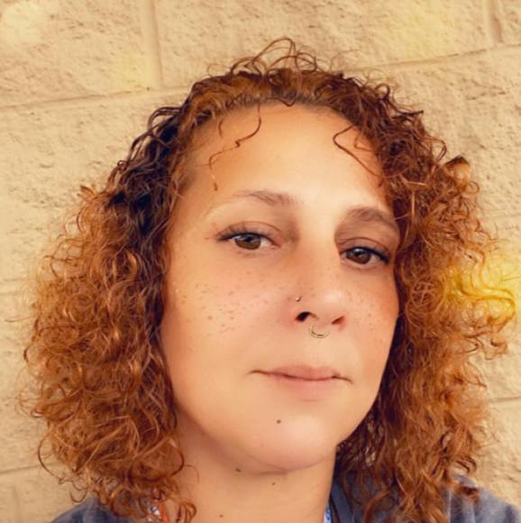 Poshmark profile picture for @hardly